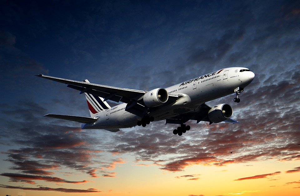 高中生用學(xué)生證買(mǎi)飛機(jī)票打折嗎？